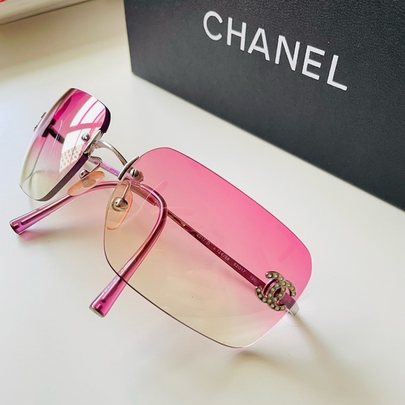 CHANEL Accessories - RARE🍒 Vintage Chanel rimless Pink crystal 4017 -D sunglasses